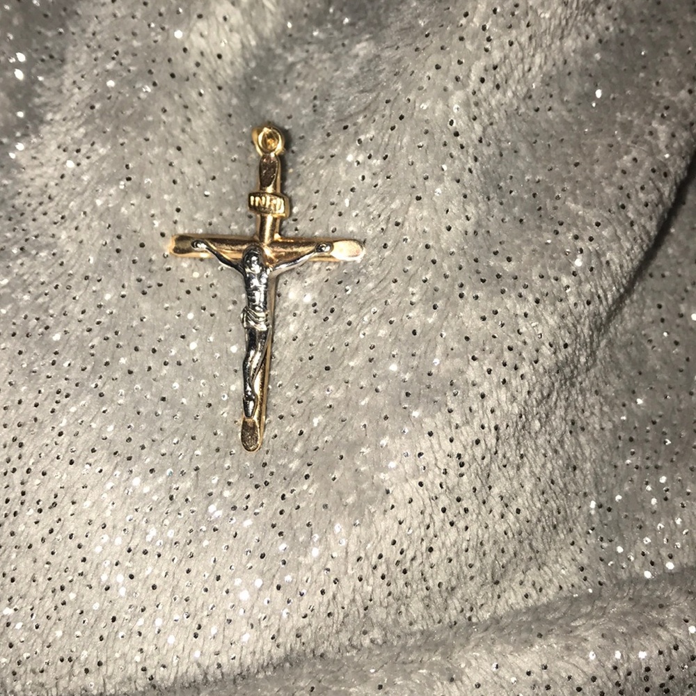 24 kg cross charm
